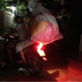 Op de brommer en weg