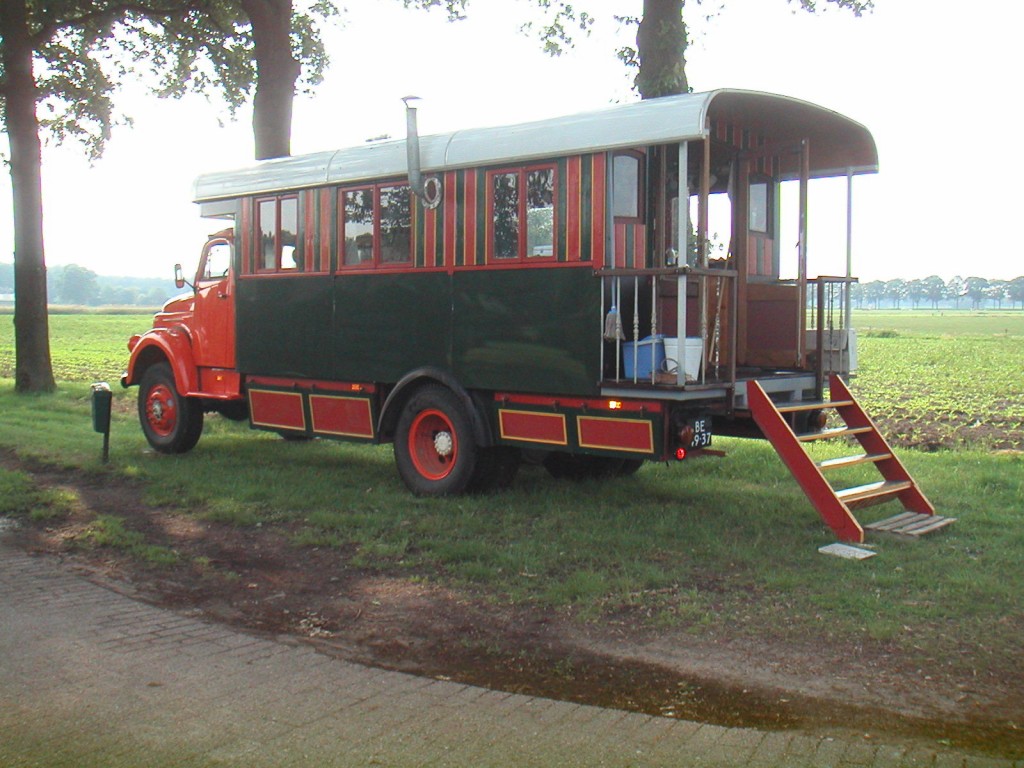 MINOLTA DIGITAL CAMERA